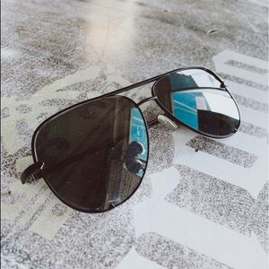 ✖️SOLD✖️QUAYxDESI High Key Sunnies